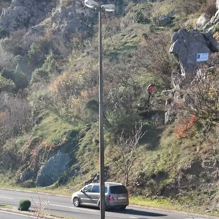 Ponte Free Parking Konukevi Mostar