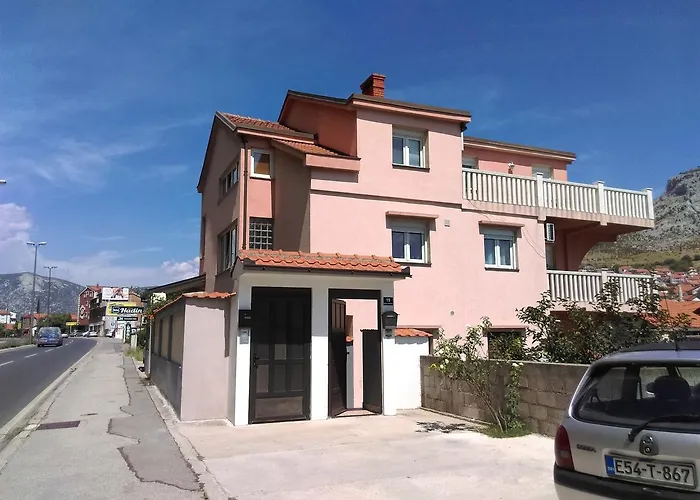 Ponte Free Parking 4* Mostar